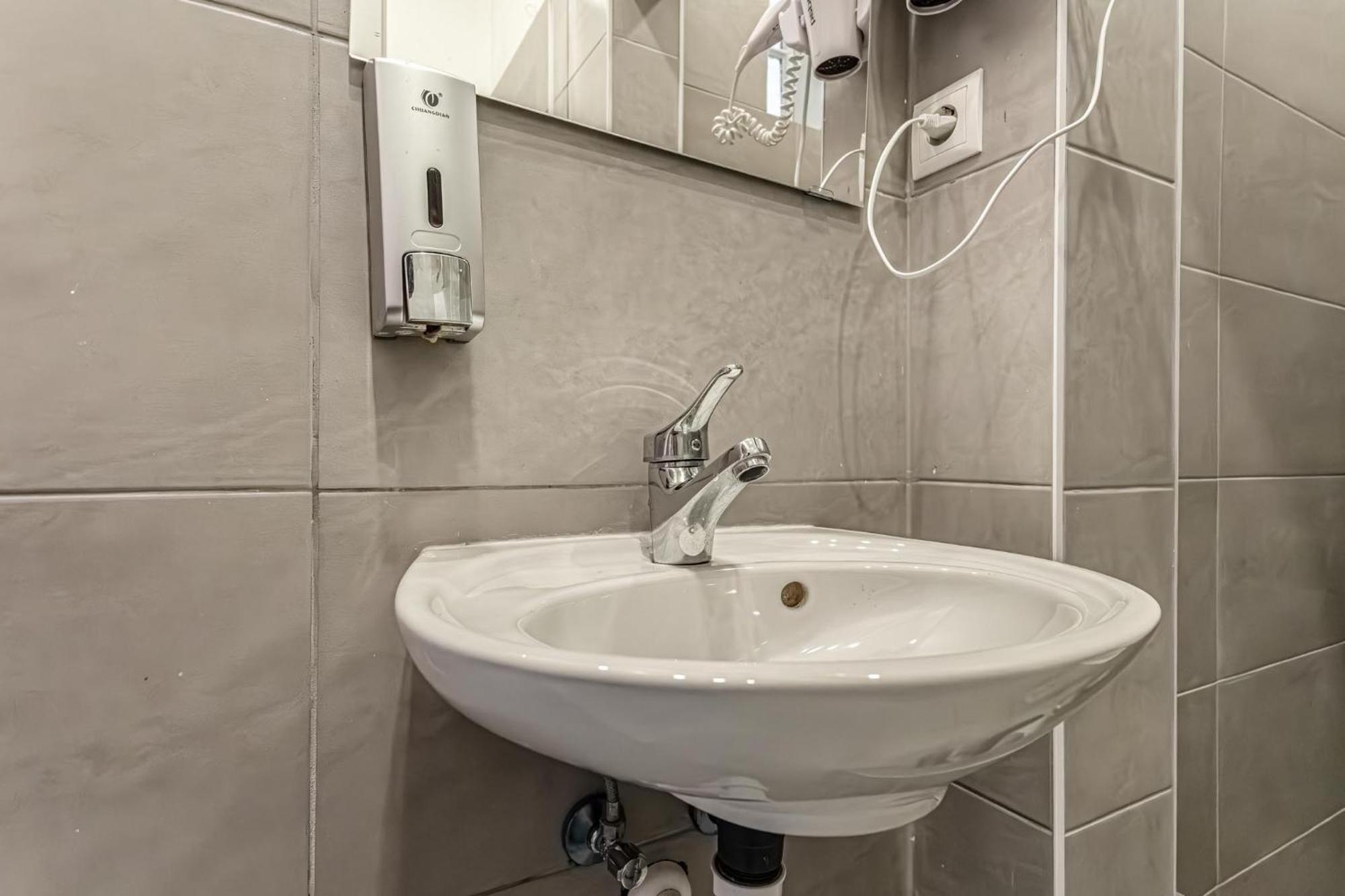 Lovely 1Br Apt. Near Akh Hospital Βιέννη Εξωτερικό φωτογραφία